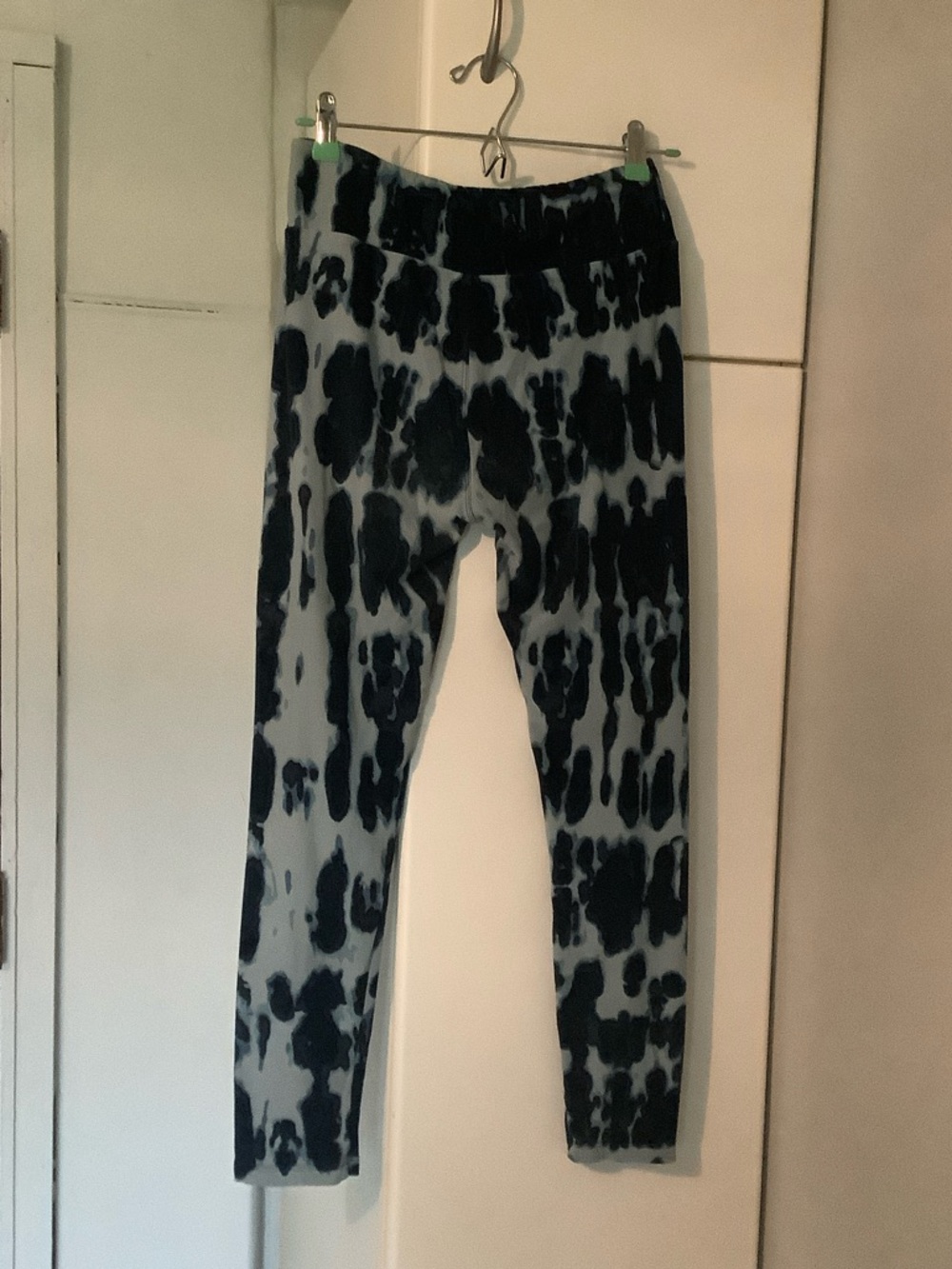 LuLaRoe Black and Light Gray Tie-Dye Leggings - Picture 2 of 5